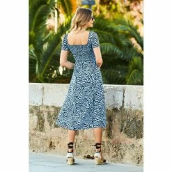 Sosandar Blue Printed Short Sleeve Shirred Body Midi Dress 2 Sosandar Blue Printed Short Sleeve Shirred Body Midi Dress -Sosandar unnamed file 1119