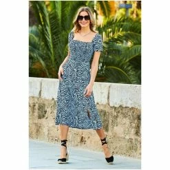 Sosandar Blue Printed Short Sleeve Shirred Body Midi Dress 3 Sosandar Blue Printed Short Sleeve Shirred Body Midi Dress -Sosandar unnamed file 1120