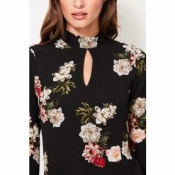 Sosandar Monochrome Floral Print Top -Sosandar unnamed file 1344
