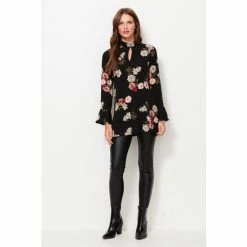 Sosandar Monochrome Floral Print Top -Sosandar unnamed file 1345