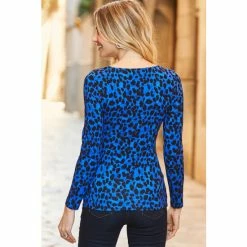 Sosandar Print Twist Neckline Fitted Top 2 Sosandar Print Twist Neckline Fitted Top -Sosandar unnamed file 1593