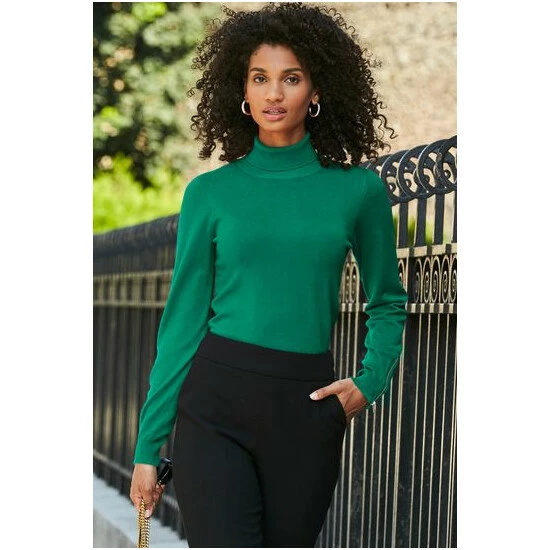unnamed-file-2898.jpg Sosandar Green Roll Neck Jumper With Hardware -Sosandar unnamed file 2898