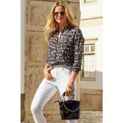 Sosandar Black Morocco Print Longline Shirt -Sosandar unnamed file 3473