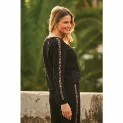 Sosandar Black Leopard Panel Lounge Top Co-Ord -Sosandar unnamed file 3702