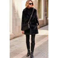 Sosandar Black Premium Faux Fur Coat With Pockets