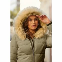 Sosandar Green Padded Faux Fur Trim Premium Coat 4 Sosandar Green Padded Faux Fur Trim Premium Coat -Sosandar unnamed file 4235